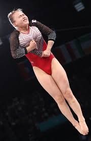 连续两赛季带不同球队欧战做客安菲尔德，阿隆索成历史第三人