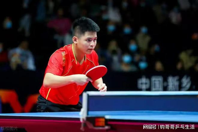 向篮筐起跳 向篮筐起跳