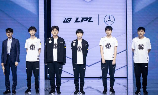 年轻球员提 年轻球员提